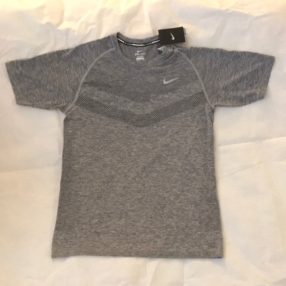 BRAND NEW Men’s Nike Dri-Fit Knit SS; sz XL only - Picture 4 of 8